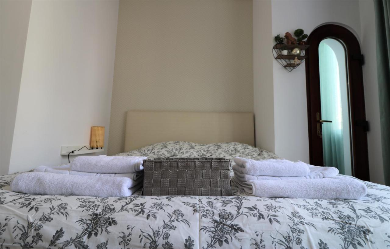 בוקרשט Lovely City Center Apartment - Free Minibar מראה חיצוני תמונה