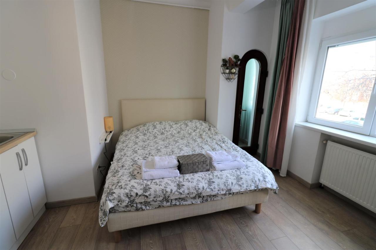 בוקרשט Lovely City Center Apartment - Free Minibar מראה חיצוני תמונה